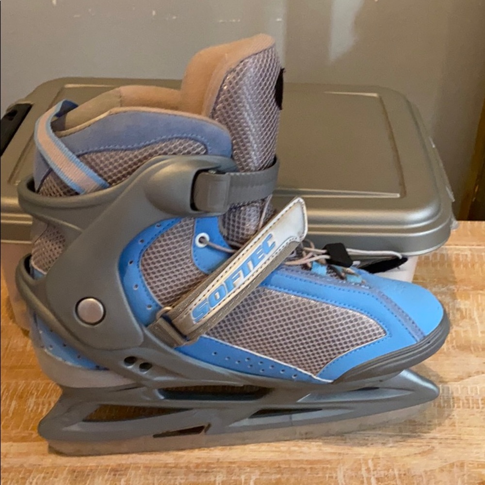 Jackson Softec ice skates